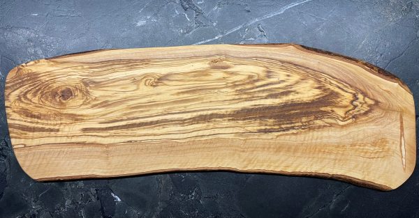 Olivenholz-Schneidebrett in Naturform – Mediterranes Unikat mit Charakter 353 Rabatt – Bild 4