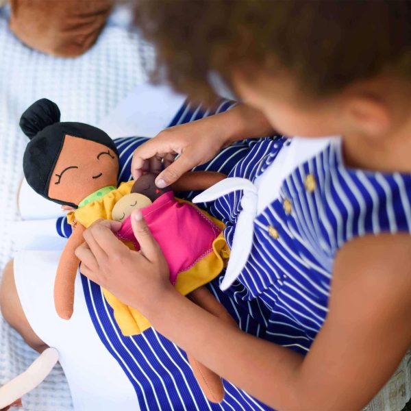 Inclusive and Handmade Play Doll - Kian │ By Watoto Zu verkaufen – Bild 4